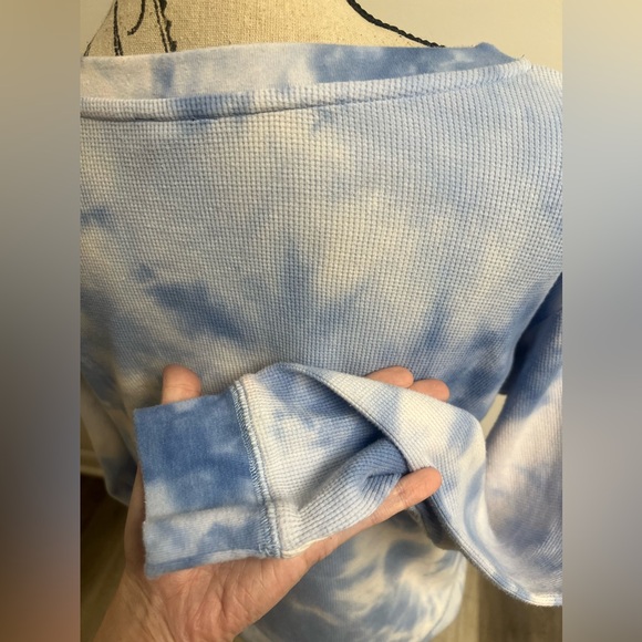 Blue Tie Dye Thermal! - Picture 5 of 14